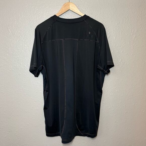 Rhone Men’s AG47 Silver Tech Short Sleeve Shirt Gray Athletic Fitness Size 2XL - Picture 3 of 8